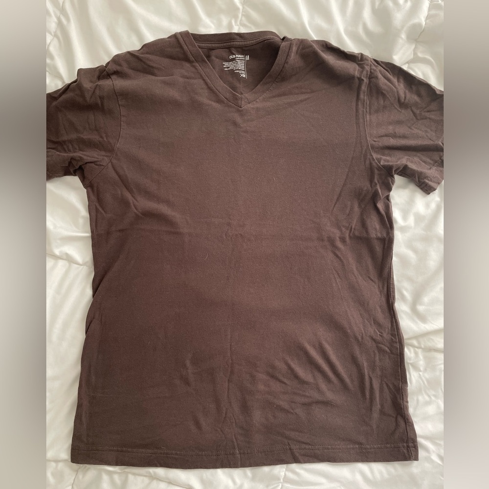 Men’s V neck t-shirt size Medium